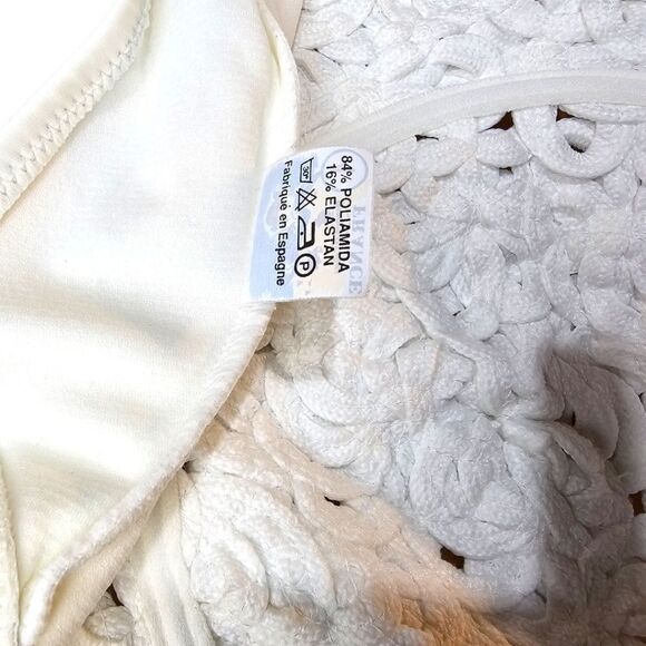 Van Leve White Intricate Fabric Design One Piece Swimsuit - Picture 8 of 15